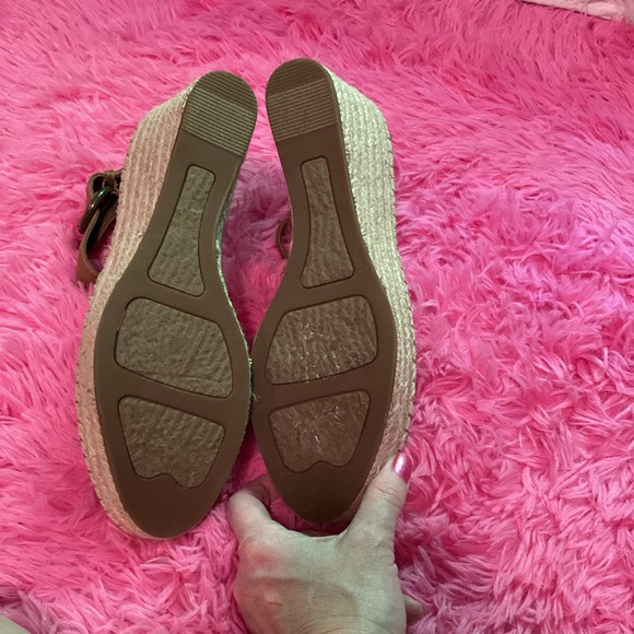 White Mountain Viewridge medium tan wedge espadrille sandals w/ankle closure 8 - Picture 11 of 11
